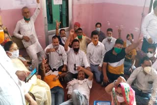 भाजपा पार्षदों का विरोध प्रदर्शन, bikaner BJP councilors protest