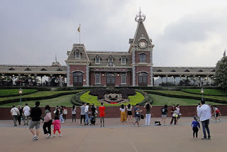 disneyland and ocean park, hong kong to reopen disney land, hong kong to reopen ocean park, hong kong economy hit by corona, ଡିଜନୀ ଲ୍ୟାଣ୍ଡ ଓ ଓସେନ ପାର୍କ, ହଂକଂରେ ଖୋଲିବ ଡିଜନୀ ଲ୍ୟାଣ୍ଡ, ହଂକଂରେ ଖୋଲିବ ଓସେନ ପାର୍କ, ହଂକଂ ଅର୍ଥନୀତିକୁ କୋରୋନା ମାଡ