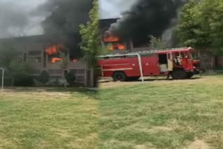 Laboratory burnt due to fire at Ramlal College in South Campus at delhi