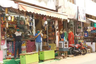 Gwalior traders decided to open market till noon