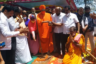 Tumkur: minister Madhuswamy drive for building Swamiji statue ....