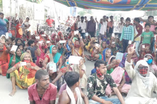 people protest against pds operator in samastipur