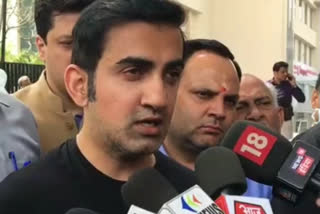 mp gautam gambhir tweet over kejriwal  decision for corona treatment