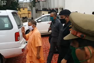 cm yogi inspected divisional hospital in azamgarh