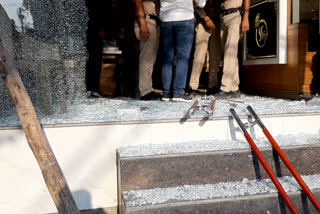 firing in jewelry showroom at najafgarh in delhi