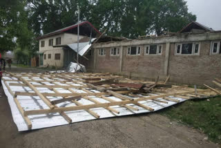 Strong winds damage several structures in sopore, baramulla