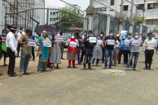 guardians agitation in front of indus vally school in panchasayar, south 24 paragana