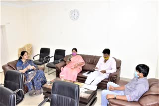 minister-satyavathi-ratod-review-meeting-with-mahaboobabad-collector-on-corona-virus
