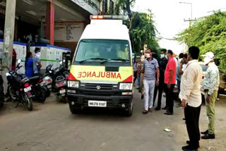 home minister anil vij injured by sliding in bathroom