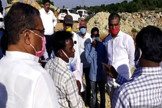 finance minister harish rao visit kondapochamma canal in siddipeta district