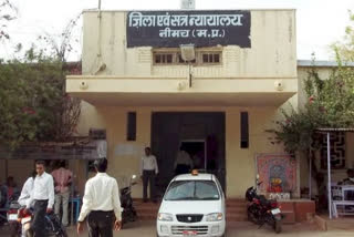 Neemuch court employee's sudden health deteriorated