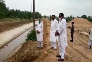MLA angry after seeing poor canal construction work in chatra