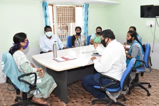 peddapally collector siktha patnayak visit sakhi center in pedda kalvala