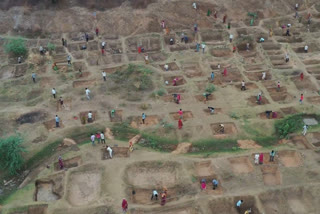 workers get employment under MGNREGA in Santrampur