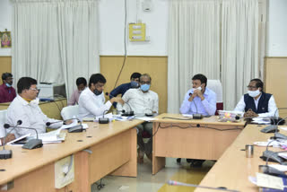 Mayor having a meeting with BBMP officials