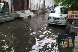 Waterlogging took place in Shri Krishna Mandir street of Najafgarh Delhi