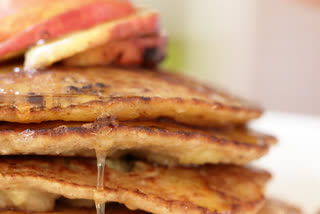 Apple and Oats Pancakes, easy to make recipes, healthy recipes, breakfast recipes