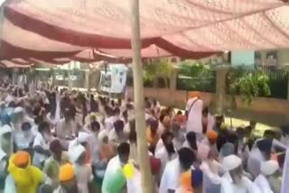 farmers protest outside dc office in tarn taran