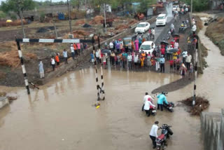 hingoli farmers faces blossom due to heavy rain