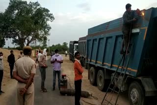 टोंक में 9 बजरी डंपर जब्त, 9 gravel dumpers seized in Tonk