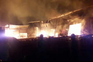 plywood-factory-caught-fire-in-dhar