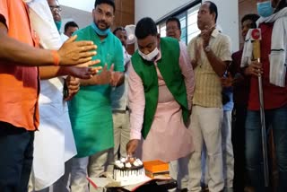 Minister Satyanand Bhokta celebrates Lalu Yadav birthday in ranchi