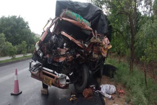 road accident at mulugu in siddipeta district