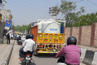 am on badarpur jaitpur road during unlock 1