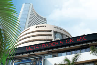Sensex plunges over 700 pts, Nifty ends at 9,902