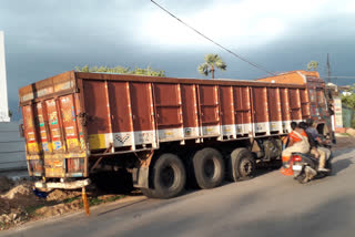 police-caught-two-sand-lorries-at-ghatkesar-hyderabad