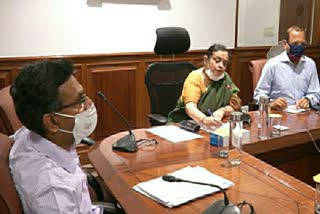 keshni anand arora taken meeting on pond renovation in chandigarh