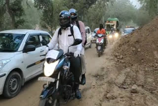 Chhatarpur-Mahipalpur road in poor condition