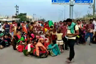 Migrant workers protest in raipur