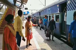 corona-warrior-at-balasore-station