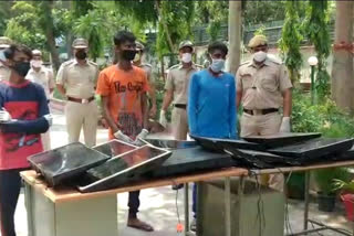 Delhi police arrested 3 vicious thieves in Paharganj