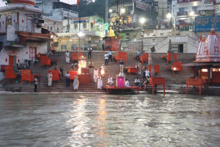 ganga-aarti-performed-without-devotees-in-har-ki-pauri