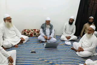 ulima conducted the meeting on prayers namaz in mosque