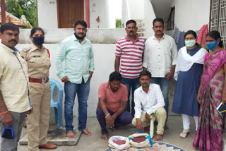 fake cotton seeds caught in karimnagar district