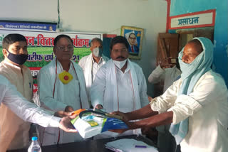 MLA ram lallu distributed maize and paddy seeds