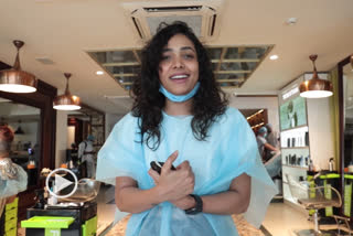 Actress supports Bengaluru Salon Industry