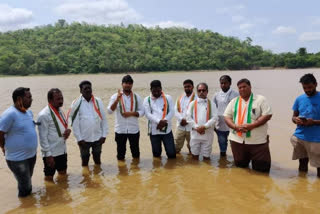 Congress Leaders JalaDeekshaAt Rollapadu Projrct