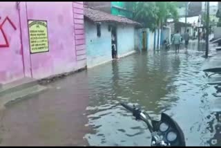 drain water enters the slum