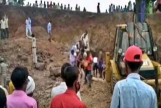 5-dead-3-injured-after-mound-of-soil-collapses-in-mp