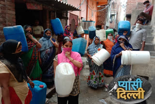 water crises in gaurishankar enclave in kirari delhi