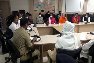 Collector Tarun Pithode interacting with all Religious master