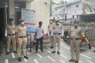 Delhi Police arrested a snatcher