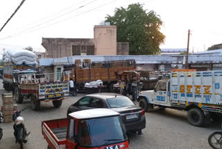 traffic-jam-on-the-road-due-to-transporter-vehicles