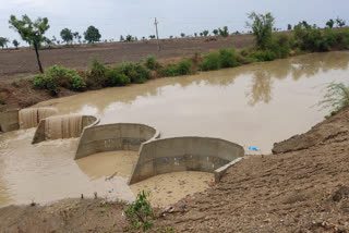 Check dams filled with a single rain in Muddebhihal