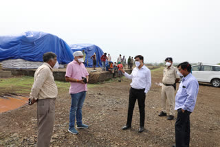 Collector surprise inspection of wheat storage center in Kusmania