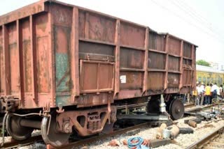 Goods train derails